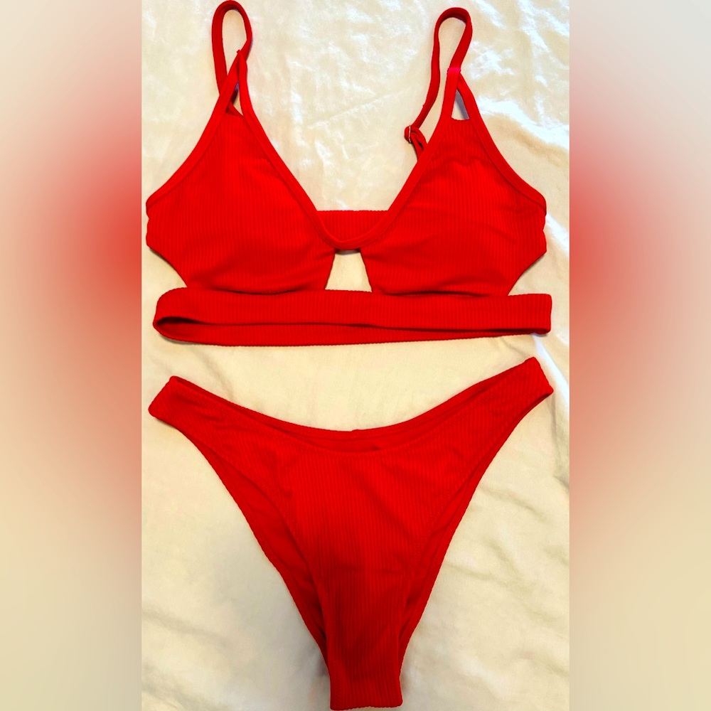 Red ribbed bikini